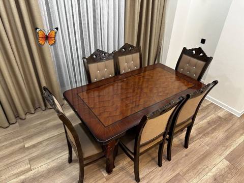 Masa və 6 ədəd oturacaq dəsti - Açılan yemək masası: qapalı halda 1.60 — Mebel