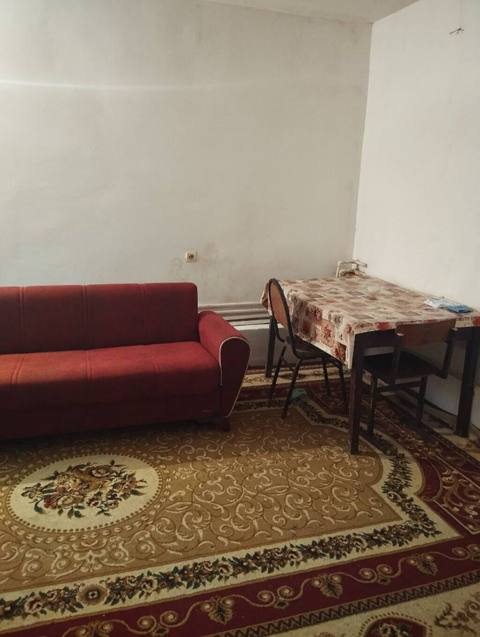 Bineqedi r.Resulzade qesebesinde 1 otaqlı ev kiraye verilir, yalnız — Baku
