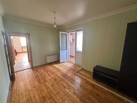 Satılır 3 otaqlı köhnə tikili 74 m² — Bakı