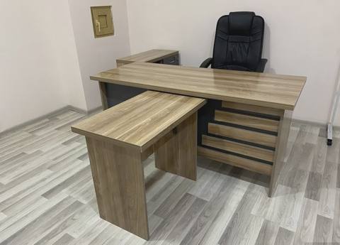 Ofis masası Qəhvəyi rəng