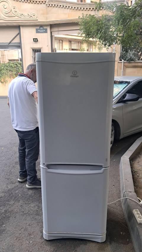 Indesit iki kameralı soyuducu Qazı Vurulmalıdı Başqa Problemi Yoxdur — Ірі тұрмыстық техника