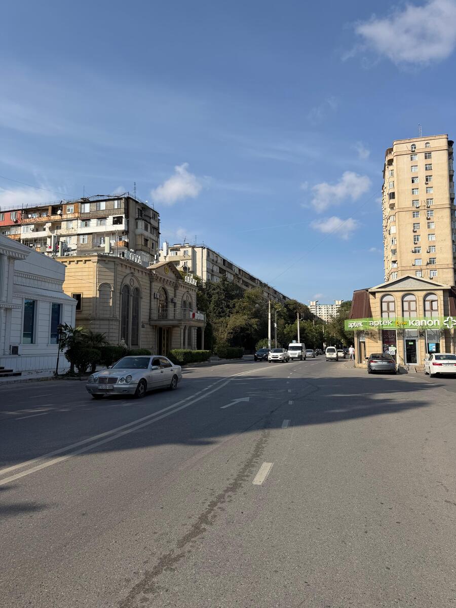 For sale: 2-room apartment (old building), 65 m² — Mənzil, Bakı (2)