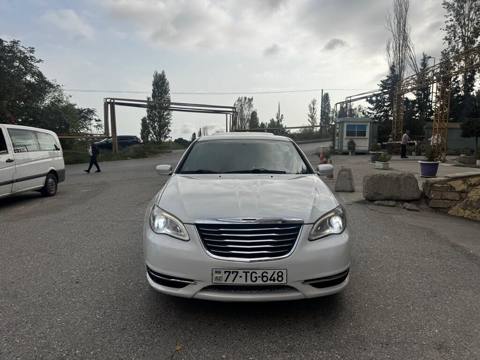 Chrysler 200: 2.4 l 2012 il 288000 km Sedan — 2 800 ₼ · Bakı · Avtomobillər Chrysler 200: 2.4 l 2012 il 288000 km Sedan — Bakı
