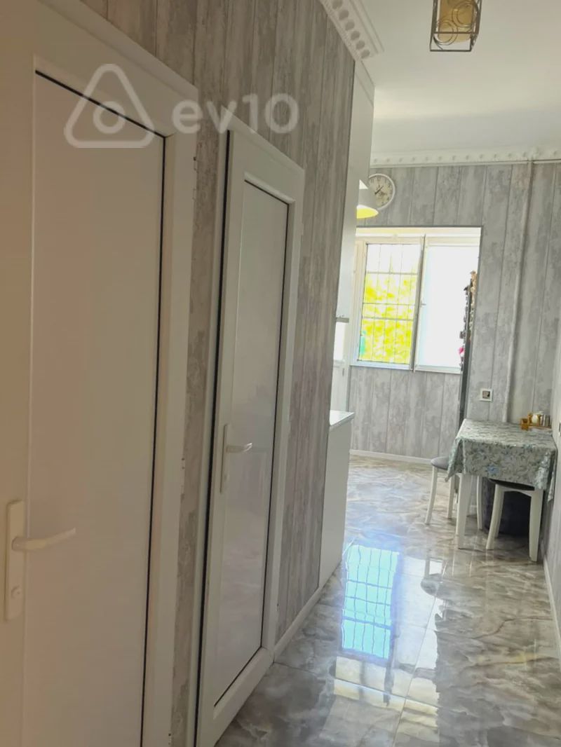For sale: 2-room apartment (old building), 60 m² — Mənzil, Bakı (6)