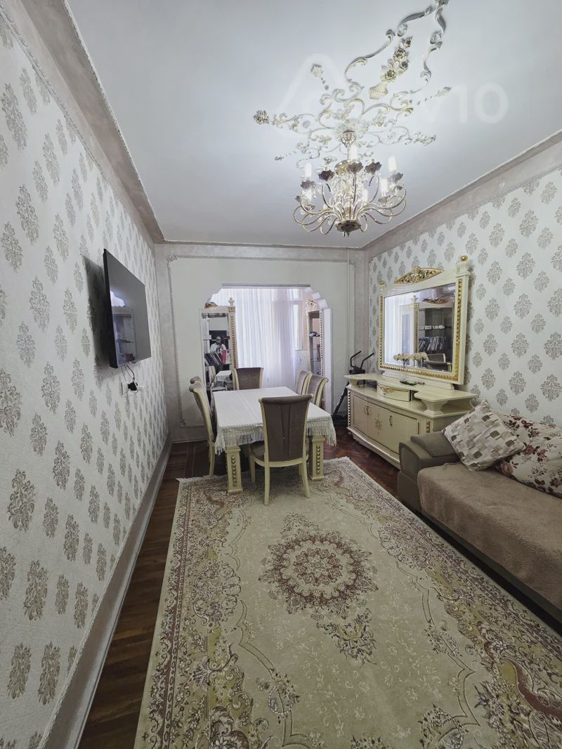 For sale: 2-room apartment (old building), 80 m² — Mənzil, Bakı