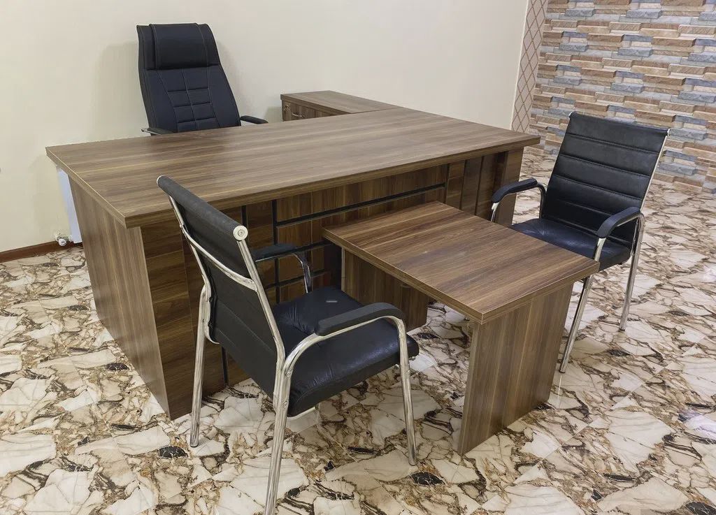 Kreslo Qara rəng — Ofis mebeli (2)
