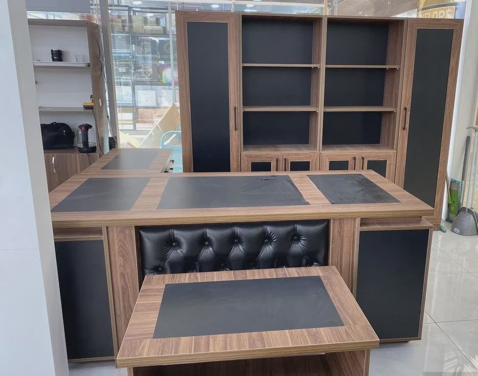 Ofis masası Qəhvəyi rəng — Ofis mebeli