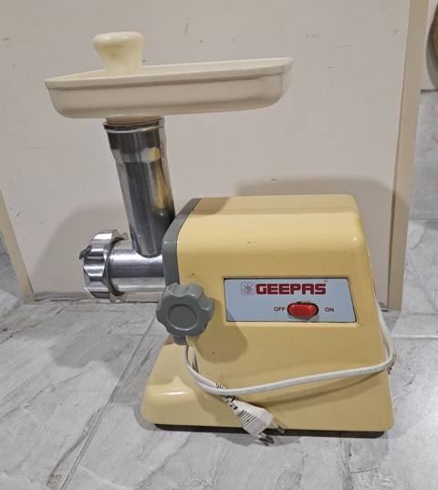 Elektrik ətçəkən məşhur Geepas ideal vəziyyətdə əla işlək vəziyyətdə — Bakı
