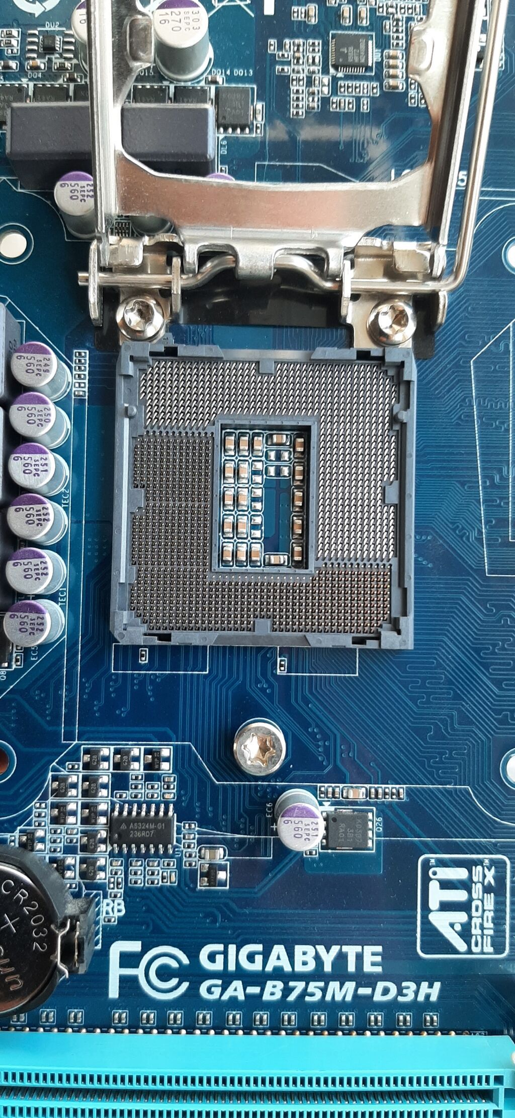 Ana plata Gigabyte GA-B75M-D3H Satdığda CPU'lar və Ram'lar var — Ana platalar, Bakı (2)