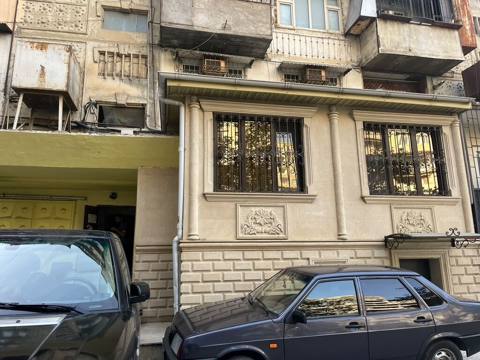 140kvm dir ümumi sahə Kupçalıdır və kupçada 83dür.Məhlə yeni — Баку