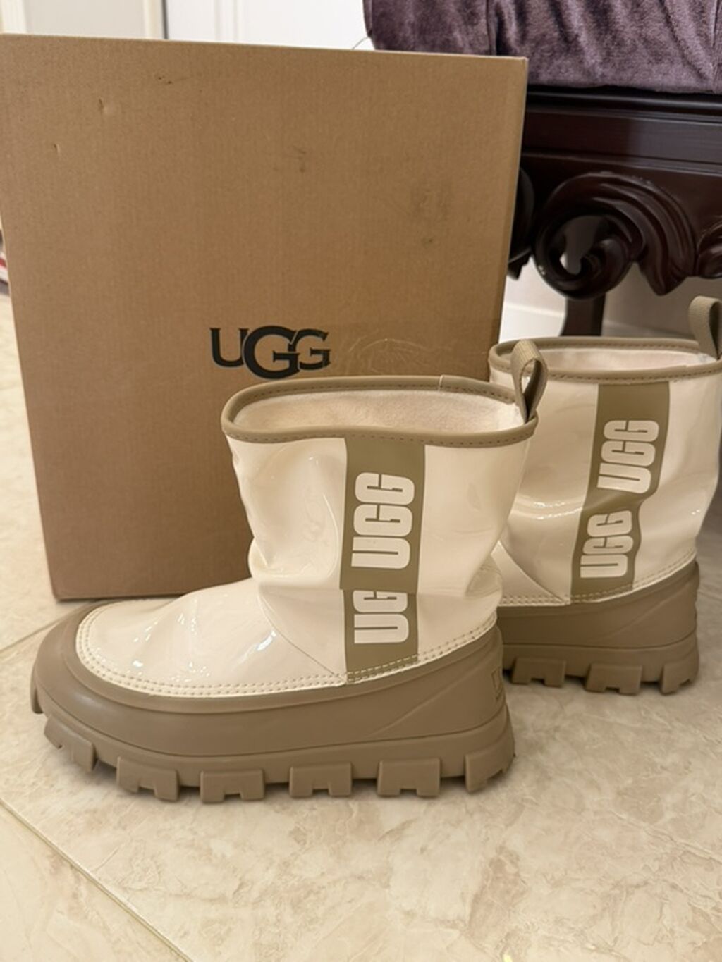 UGG W Classic Brellah Mini qadın botları - Model: W Classic Brellah — Şəxsi əşyalar, Bakı