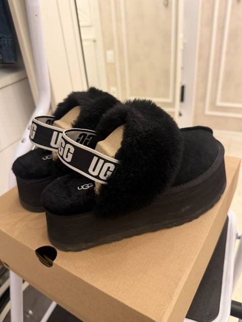 UGG W Funkette platformlu qadın terlikləri - Model: UGG W Funkette — Geyim, ayaqqabı, aksesuarlar
