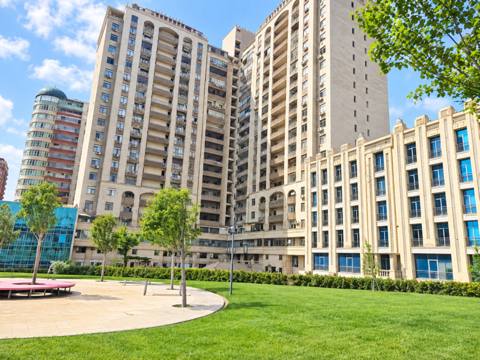 Satılır 2 otaqlı yeni tikili 90 m² — Баку