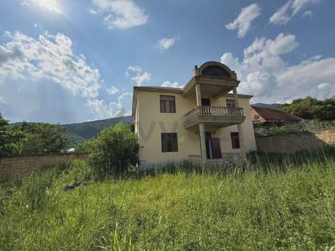 4 otaqlı Həyət evi Satılır, Oğuz — Oğuz