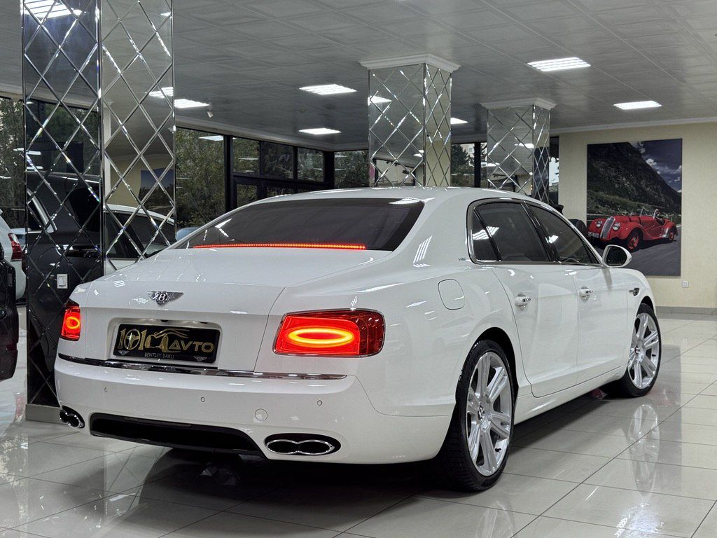 Bentley Flying Spur, 4 L, 2019, 9 000 km — Avtomobillər, Bakı (6)