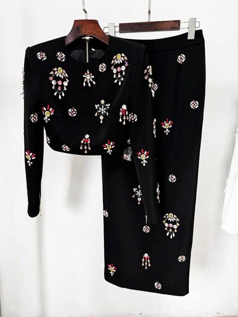 Yenidir .Üzerindəki ölçü 2XL.amma Xl gedir.Malelinkadir — 280 ₼ · Баку · Kostyum Yenidir .Üzerindəki ölçü 2XL.amma Xl gedir.Malelinkadir — Баку
