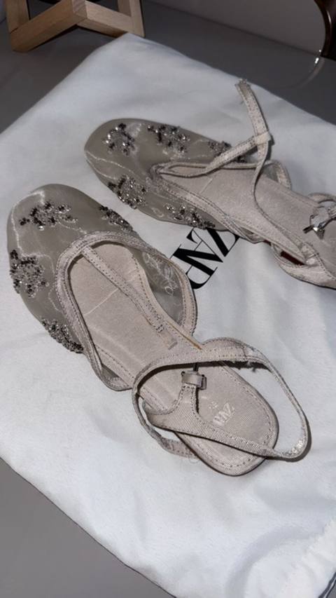 Zara qadın baletka sandalları - Rəng: açıq bej/şampan - Material: üst — 30 ₼ · Bakı · Tufl Zara qadın baletka sandalları - Rəng: açıq bej/şampan - Material: üst — Bakı