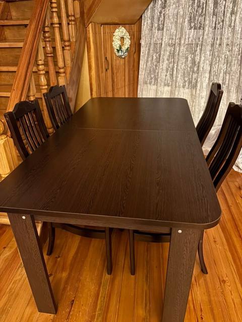 Açılan masa və 6 stul satılır Zövqlü, tünd qəhvəyi rəngdə — Furniture