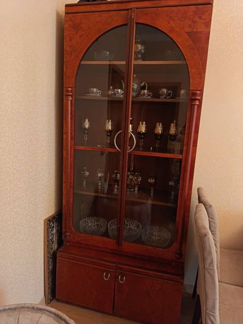 Məhsul: Şkaf-vitrin (servant) - Material: Təxminən qarağac rəngli — Sevinc — Furniture