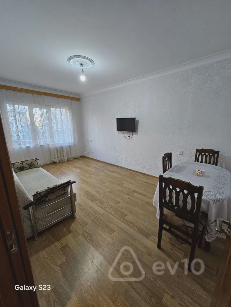 For rent: 2-room apartment (old building), 65 m² — Mənzil, Bakı (2)
