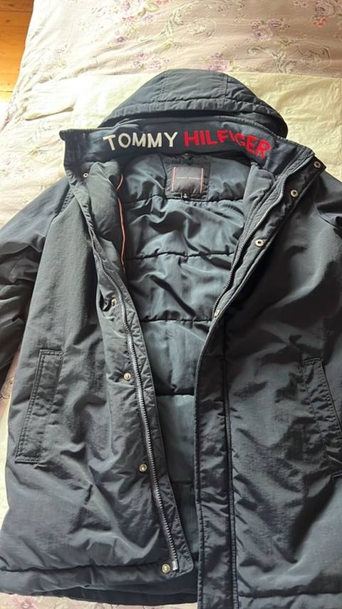 Tommy Hilfiger kişi qış gödəkçəsi - Rəng: qara - Model: kapüşonlu — Баку