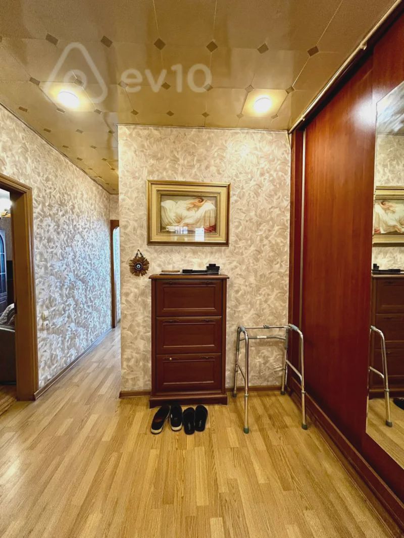 For sale: 2-room apartment (old building), 65 m² — Mənzil, Bakı (6)