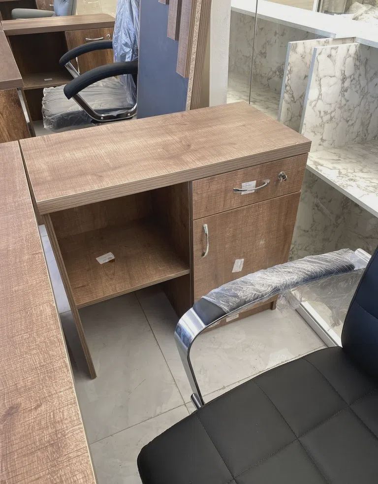Ofis masası Novis Mobilya Qəhvəyi rəng — Ofis mebeli (3)