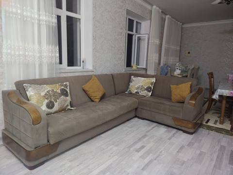 Divan satilir. Fabrik malidi. *Qiymeti 350 Azn catdirilma pulsuz.* — 350 ₼ · Баку · Mebel Divan satilir. Fabrik malidi. *Qiymeti 350 Azn catdirilma pulsuz.* — Баку