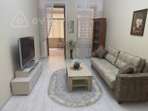2 otaqlı mənzil, 65 m², Tarqovu yaxınlığı, Üzeyir Hacıbəyli küçəsi — kirayə — Baku