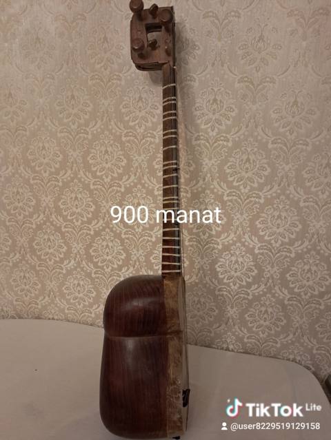 Tar Kamilli musiqi aləti - Növ: Azərbaycan tarı (6 əsas sim — 900 ₼ · Baku · Gitarlar və digər simli alətlər Tar Kamilli musiqi aləti - Növ: Azərbaycan tarı (6 əsas sim — Baku