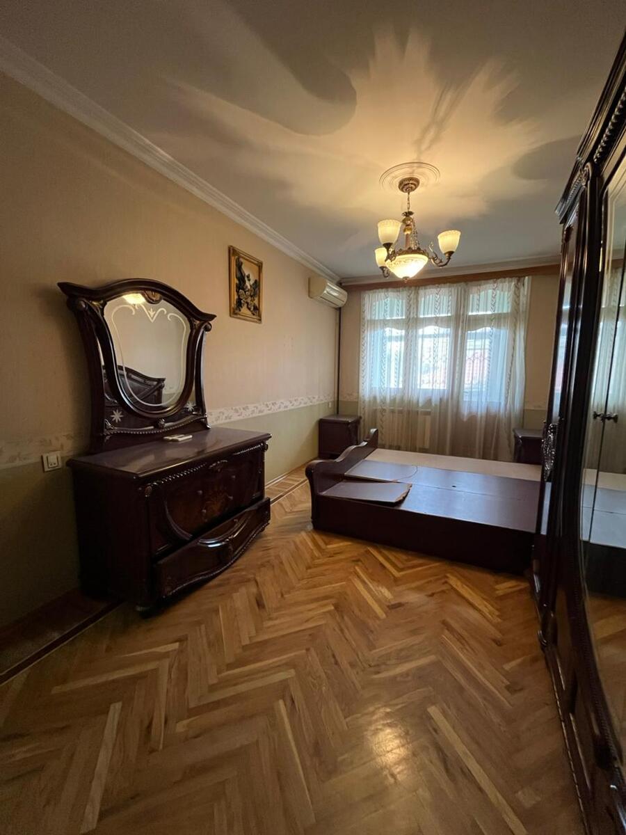 For sale: 3-room apartment (old building), 90 m² — Mənzil, Bakı (3)