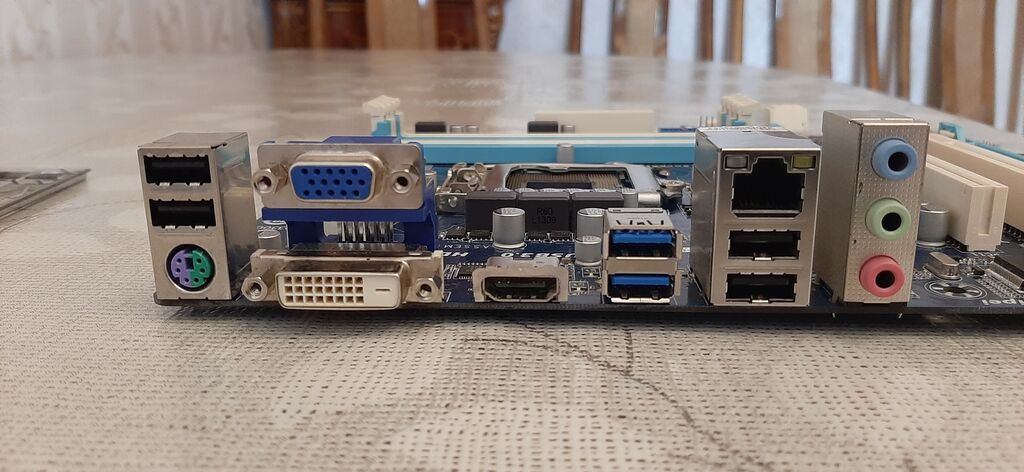 Ana plata Gigabyte GA-B75M-D3H Satdığda CPU'lar və Ram'lar var — Ana platalar, Bakı (3)