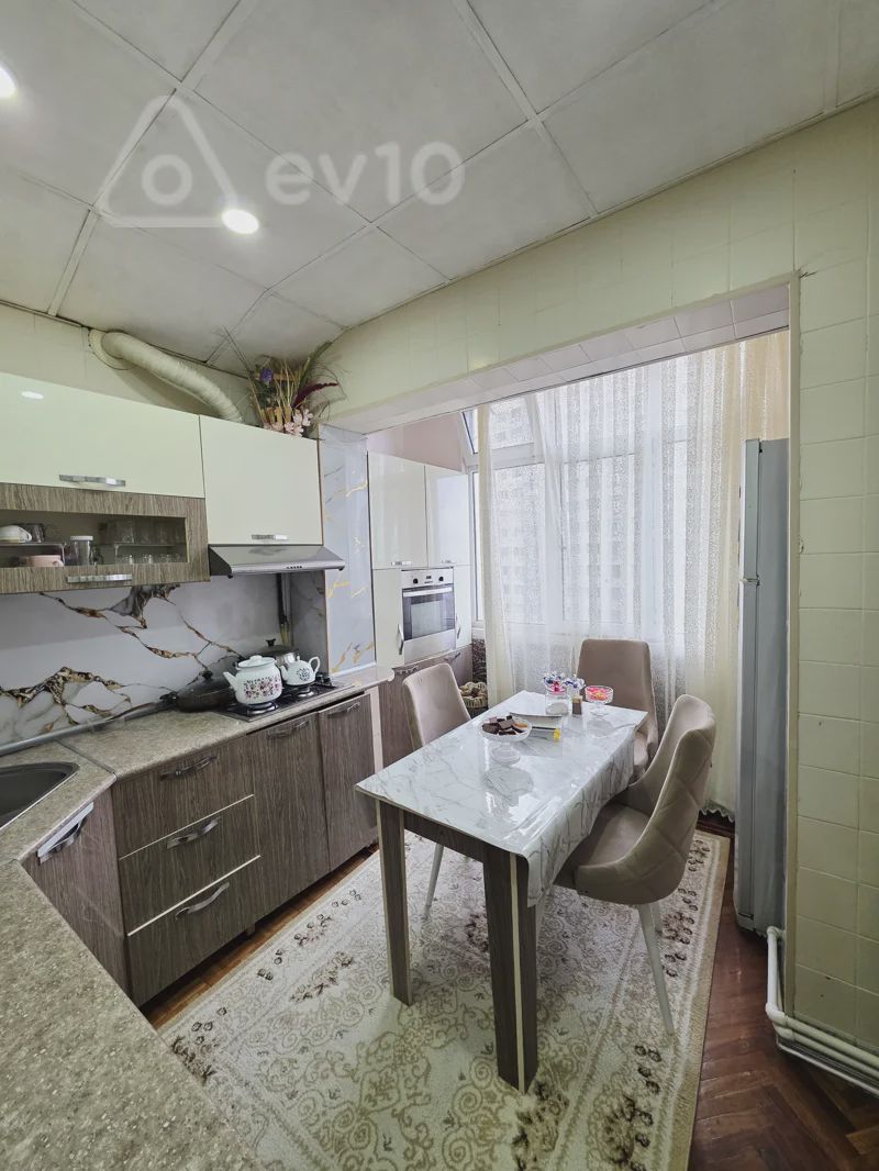 For sale: 2-room apartment (old building), 80 m² — Mənzil, Bakı (6)