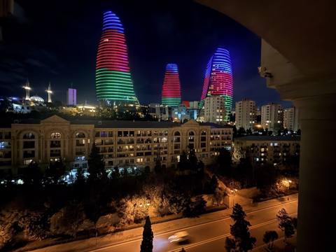 İcarəyə verilir 2 otaqlı yeni tikili 82 m² — 1 200 ₼ · Baku · Mənzil İcarəyə verilir 2 otaqlı yeni tikili 82 m² — Baku