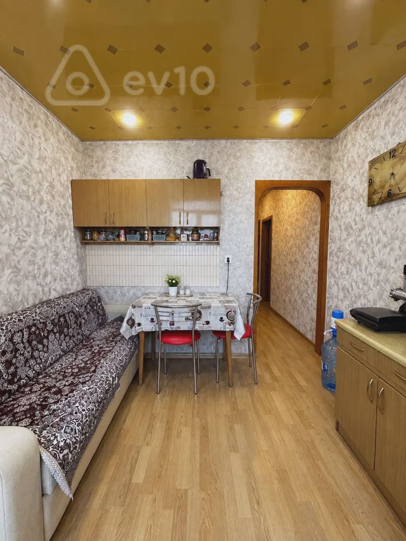 For sale: 2-room apartment (old building), 65 m² — Mənzil, Bakı (8)