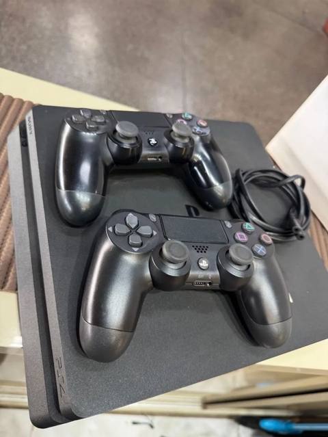 Sony PlayStation 4 (PS4) Slim oyun konsolu dəsti Evdə istifadə olunub — Баку