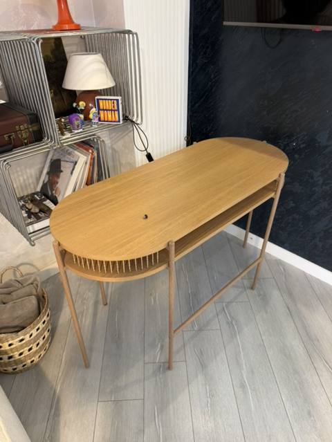 Oval formalı, skandinav üslublu kompakt masa/konzol. - Material: ağac — 120 ₼ · Baku · Masalar Oval formalı, skandinav üslublu kompakt masa/konzol. - Material: ağac — Baku