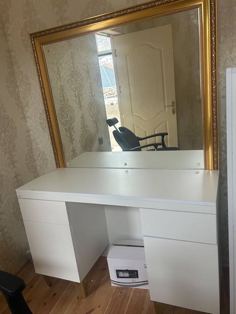 Düz masa, Stulsuz, Polkalı, Siyirməli, MDF — 200 ₼ · Baku · Kompüter masaları və kresloları Düz masa, Stulsuz, Polkalı, Siyirməli, MDF — Baku
