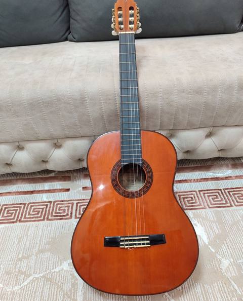 Valencia klassik gitara Türkiyeden getirmişem gövdəsində və ya qolunda — 120 ₼ · Baku · Gitarlar və digər simli alətlər Valencia klassik gitara Türkiyeden getirmişem gövdəsində və ya qolunda — Baku