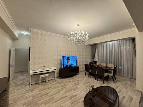 İcarəyə verilir 3 otaqlı yeni tikili 130 m² — Baku