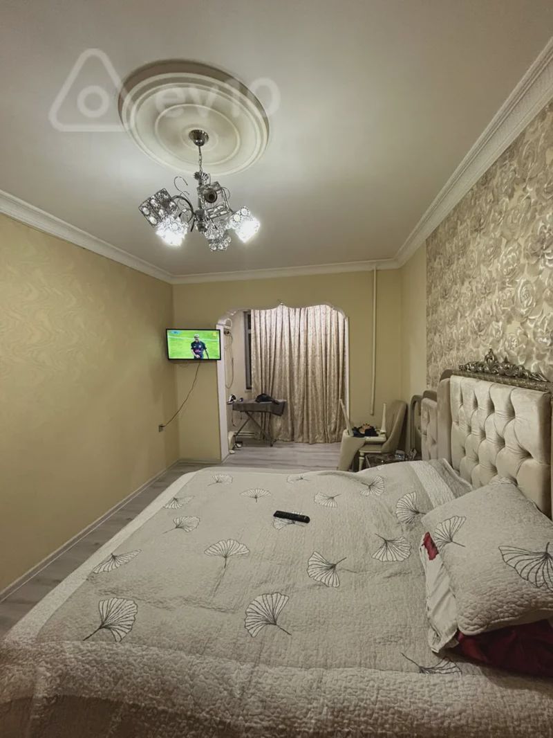 For sale: 4-room apartment (old building), 110 m² — Mənzil, Bakı (12)