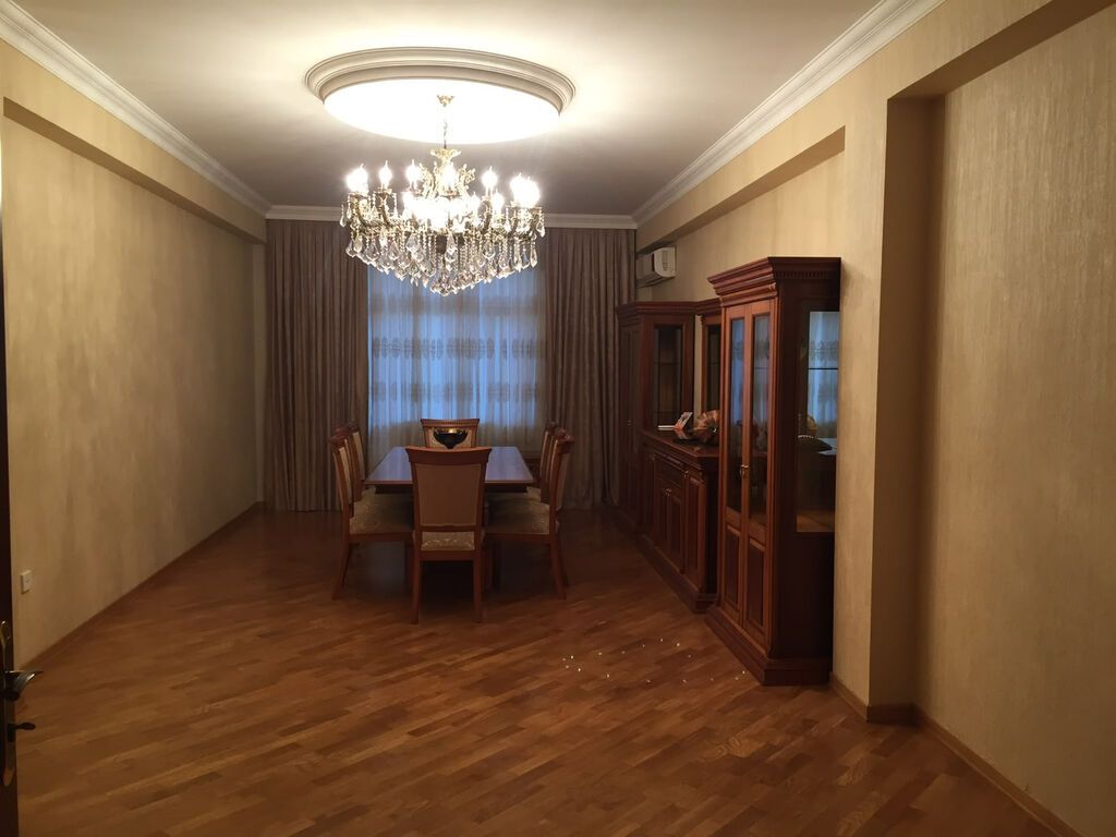 3 otaqlı, Yeni tikili, 135 kv. m — Mənzil, Bakı (2)