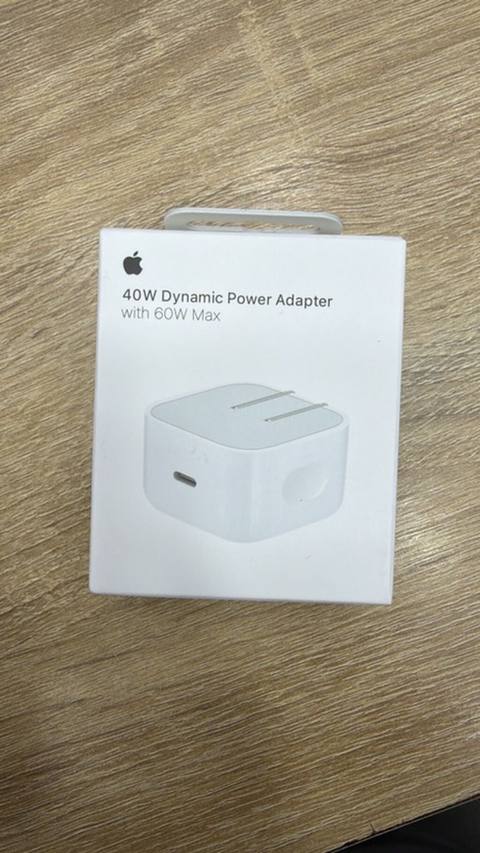 Apple 40W Dynamic Power Adapter (with 60W Max) - Güc: 40W dinamik — Bakı
