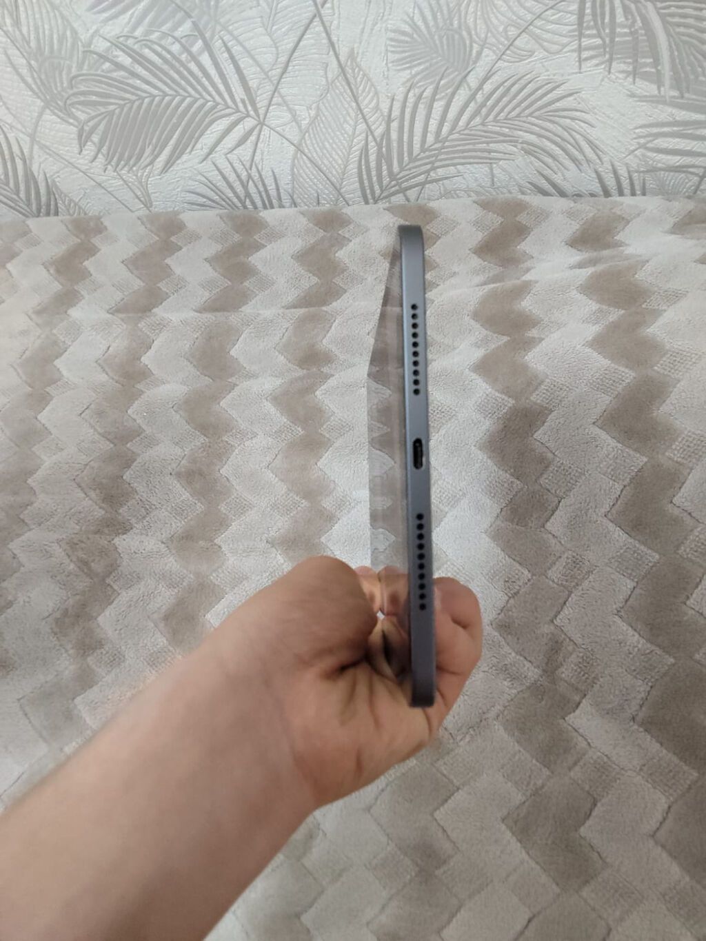 Apple iPad planşet - Korpus: Alüminium gövdə, Space Gray rəng. - Arxa — Apple, Gəncə (4)