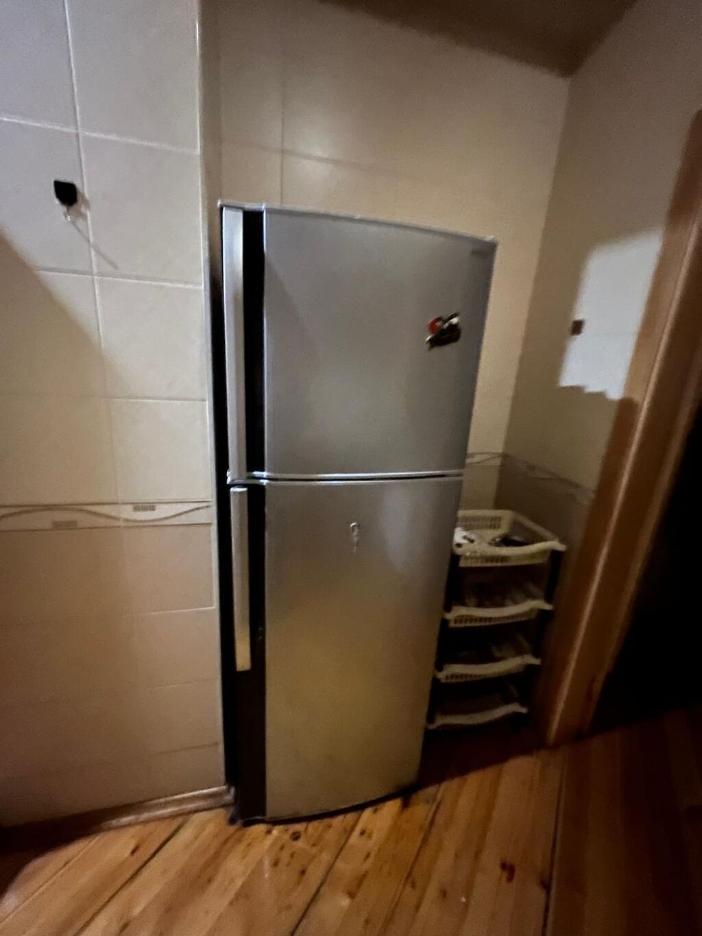 İşlənmiş 2 qapılı Sharp Soyuducu Satılır, rəng - Boz, Təkərli — Soyuducular, Bakı (2)