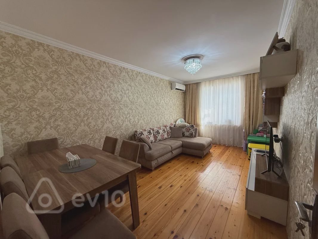 For sale: 3-room apartment (old building), 55 m² — Mənzil, Bakı
