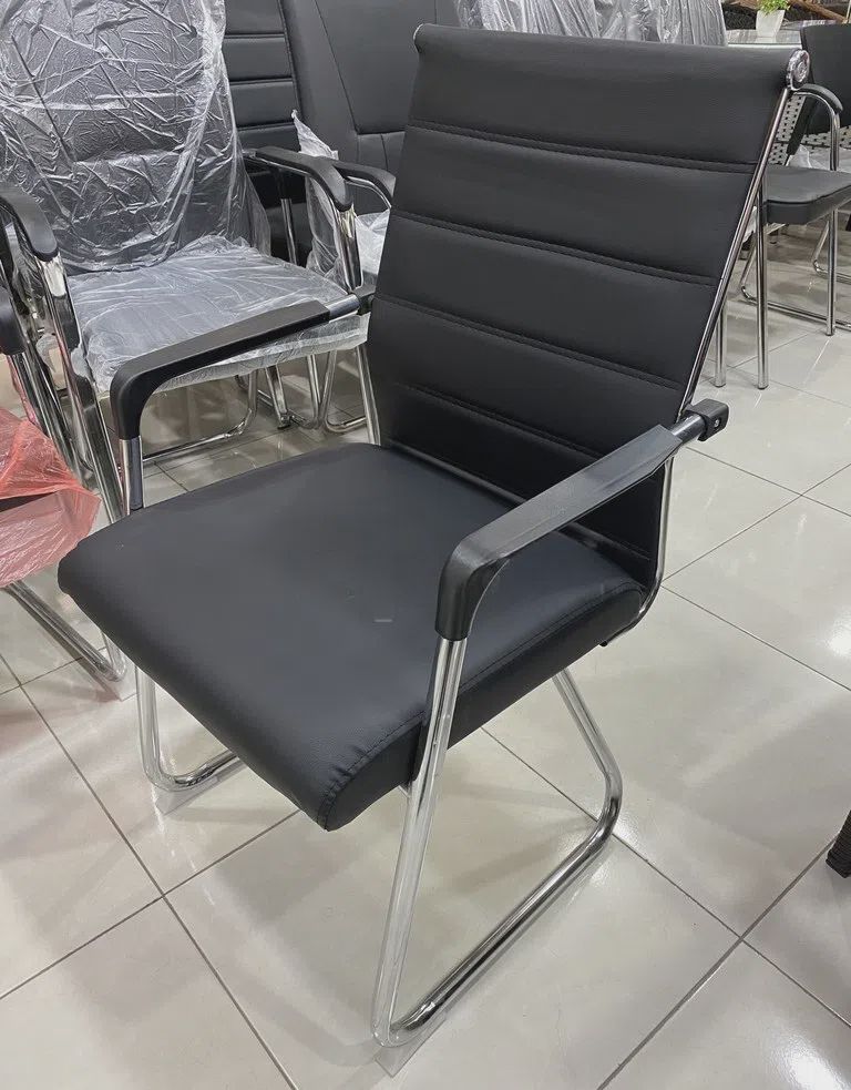 Kreslo Qara rəng — Ofis mebeli (7)