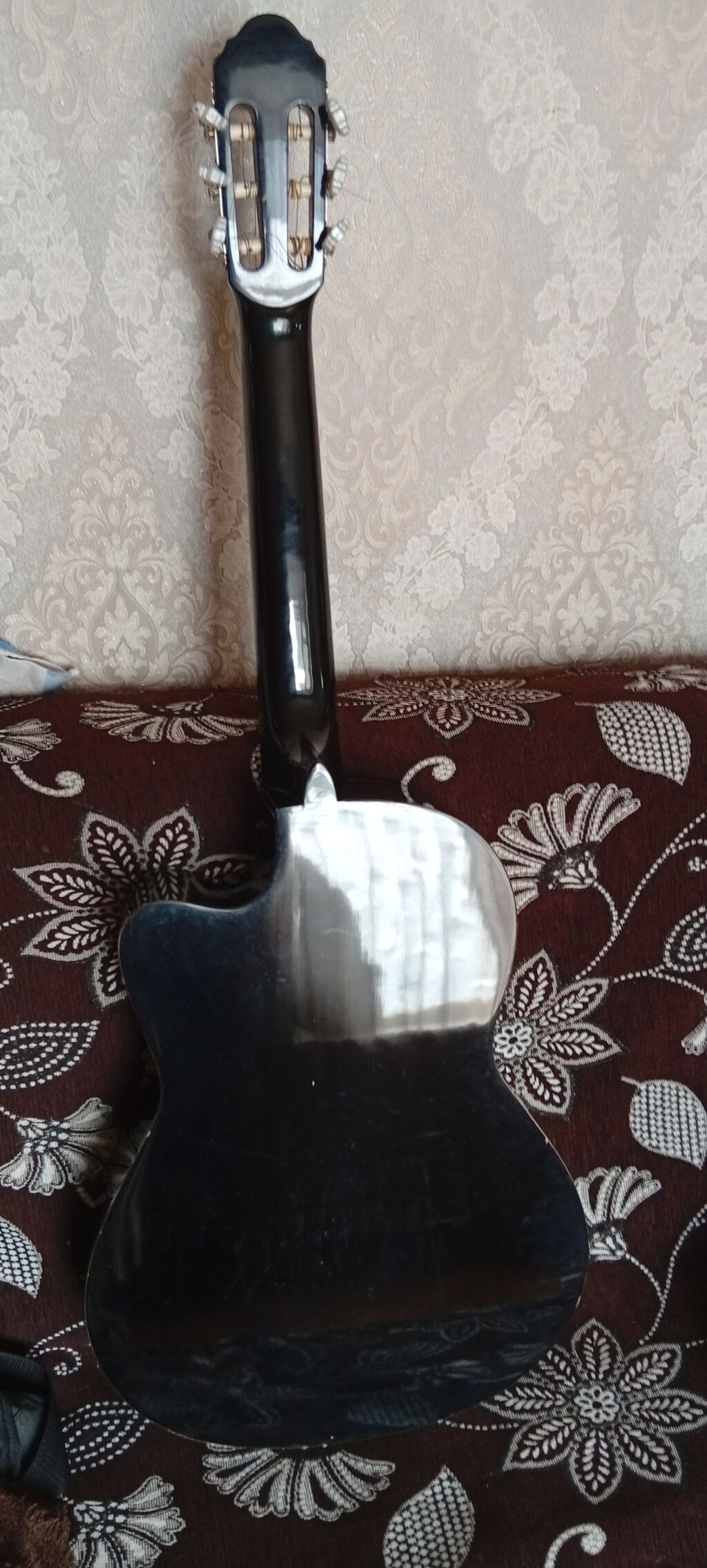 Rodriguez klassik gitara – kəsik korpuslu (cutaway) model. - Korpus — Gitarlar və digər simli alətlər, Bakı (3)