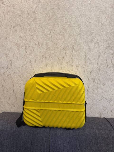 Sərt korpuslu əl çantası/laptop çantası – sarı rəng - Material: sərt — Bakı