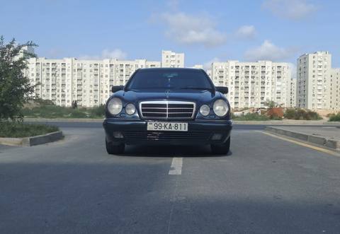 Mercedes E 230, 2.3 L, 1997 il, 447 569 km — Baku